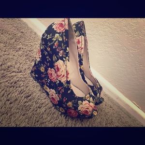 Wedge flower heels